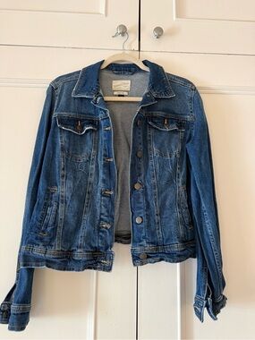 Universal Thread Freeborn Denim Jacket – Size Medium